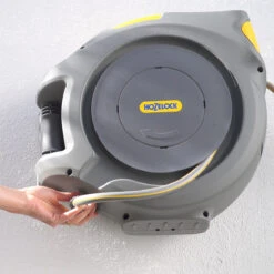 Hozelock Auto Reel 20m - 2401 -Fresh Gardenly Store 2401 feeder