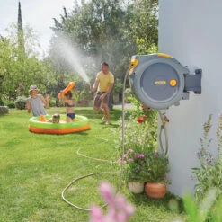 Hozelock Auto Reel 30m - 2403 -Fresh Gardenly Store 2403 lifestyle