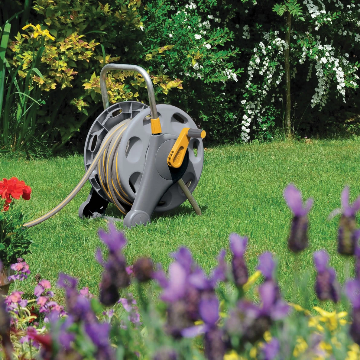 Hozelock 45m 2 In 1 Reel With 25m Hose 4 Hozelock 45m 2 In 1 Reel With 25m Hose - Image 2