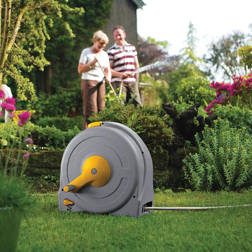 Hozelock Fast Reel 40m Free Standing - 2494 3 Hozelock Fast Reel 40m Free Standing - 2494 - Image 2