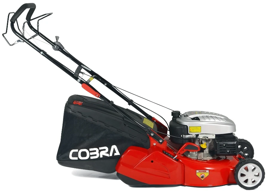 Cobra 46cm Self Propelled Petrol Mower With Rear Roller - RM46SPC 5 Cobra 46cm Self Propelled Petrol Mower With Rear Roller - RM46SPC - Image 3