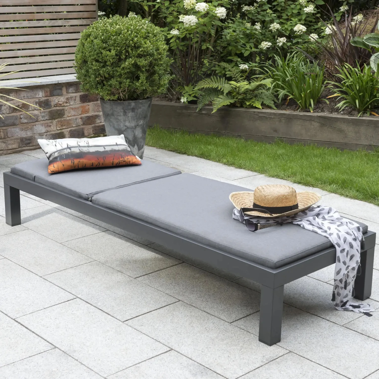 Kettler Elba Lounger In Anthracite / Charcoal 4 Kettler Elba Lounger In Anthracite / Charcoal - Image 2
