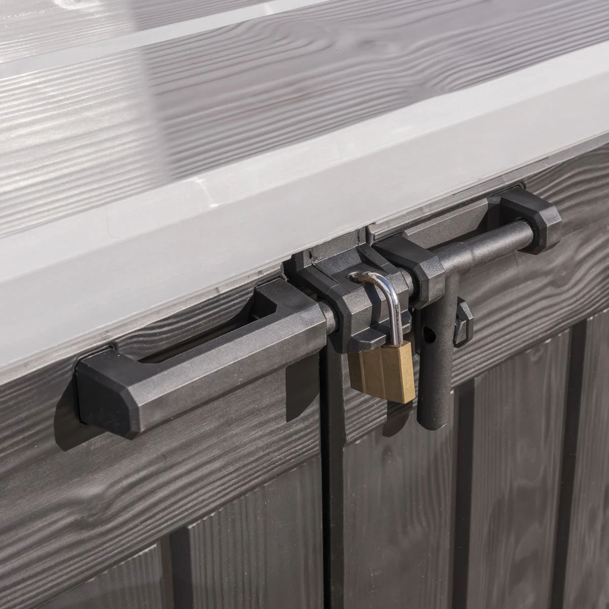 Keter Hideaway XL Garden Storage Box - Anthracite 8 Keter Hideaway XL Garden Storage Box - Anthracite - Image 6