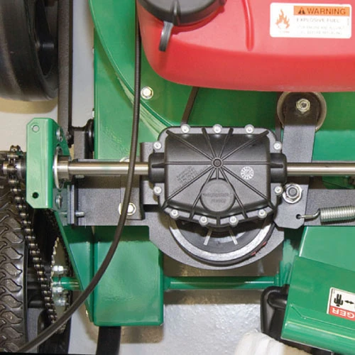 Billy Goat 69cm Self Propelled Lawn & Litter Vacuum With Chipper 3 Billy Goat 69cm Self Propelled Lawn & Litter Vacuum With Chipper - Image 2