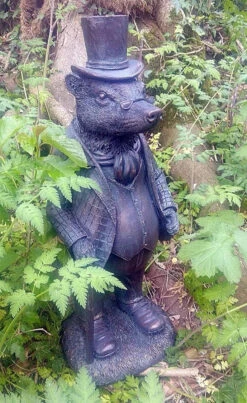 Stone Resin Wind In The Willows Sculptures: Toad, Ratty, Mole, Badger -Fresh Gardenly Store l 718NSIgg6sS. AC SL1000