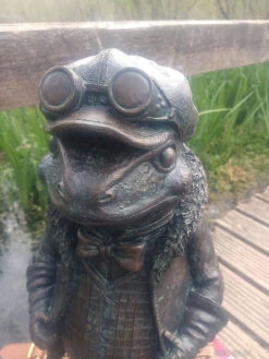 Stone Resin Wind In The Willows Sculptures: Toad, Ratty, Mole, Badger -Fresh Gardenly Store l 810PrDJJ5xS. AC SL1500