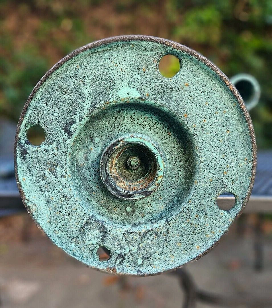 Cast Iron Garden Hand Water Pump 5 Cast Iron Garden Hand Water Pump - Image 3