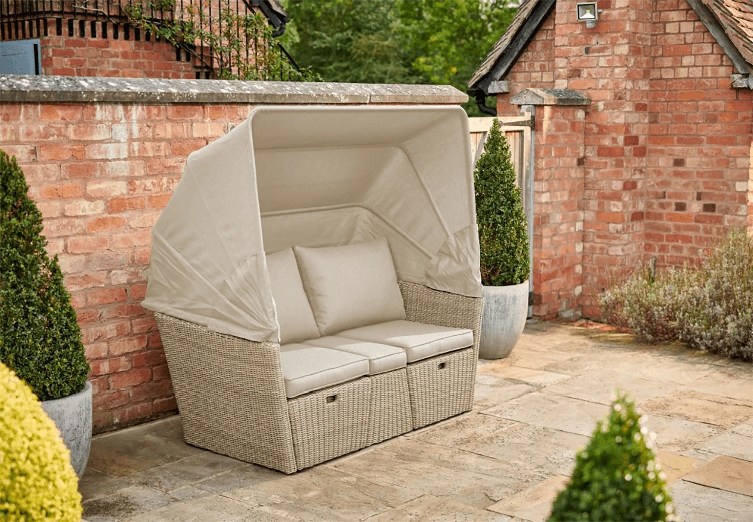 Kettler Palma Daybed In Oyster 3 Kettler Palma Daybed In Oyster