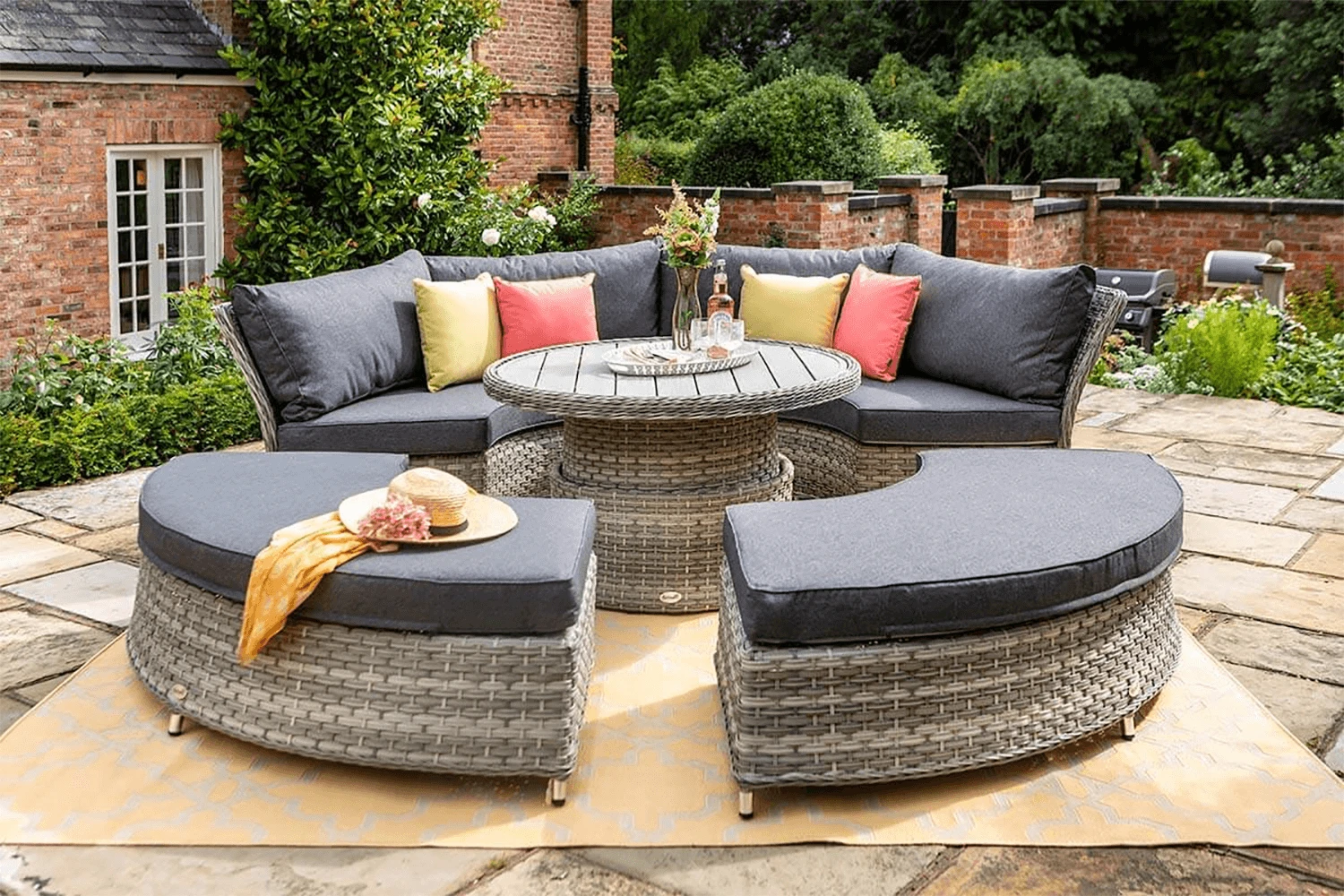 Hartman Heritage Grand Round Casual Dining Set And Day Bed In Ash / Slate 5 Hartman Heritage Grand Round Casual Dining Set And Day Bed In Ash / Slate - Image 3