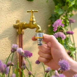 Hozelock Pro Metal Tap Connector - 2041 -Fresh Gardenly Store l hozelock 2041 lifestyle