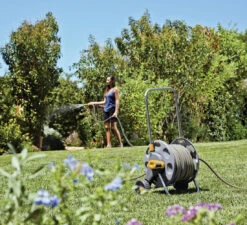 Hozelock Hose Cart, 60m Capacity - 2398 -Fresh Gardenly Store l hozelock 2398 lifestyle