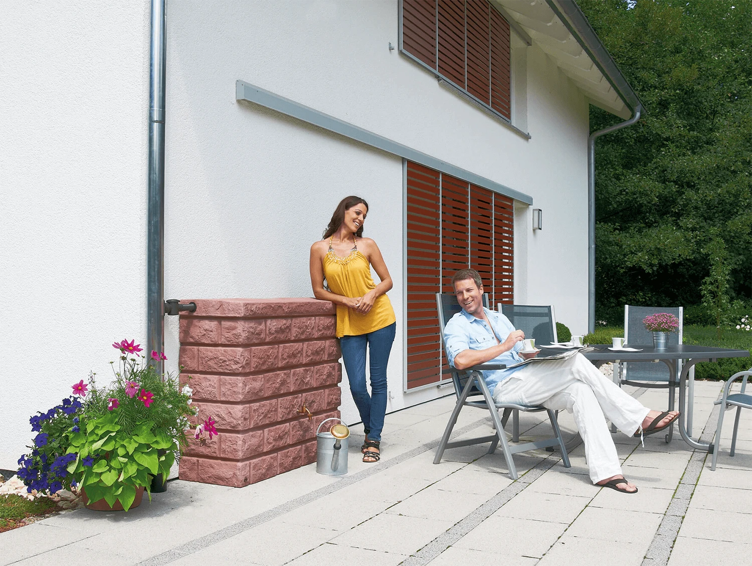 Garantia Rocky Wall Tank, 400 Litres, In Redstone 3 Garantia Rocky Wall Tank, 400 Litres, In Redstone